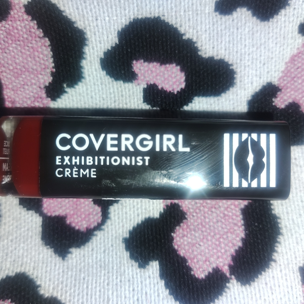 COVERGIRL Exhibitionist Crème Lipstick in Bold Red